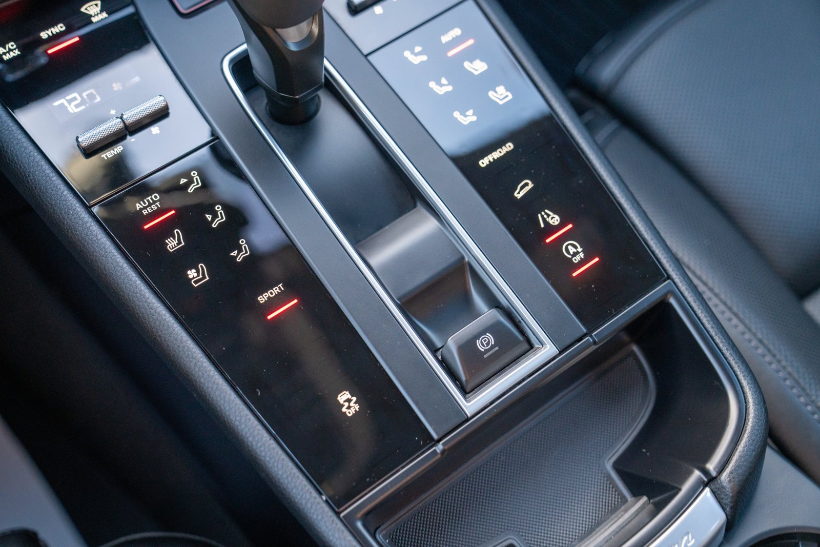 Certified 2026 Porsche Macan AWD/4WD image 20