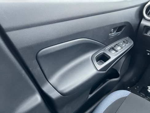 New 2025 Nissan Versa SV w/ Trunk Package image 31