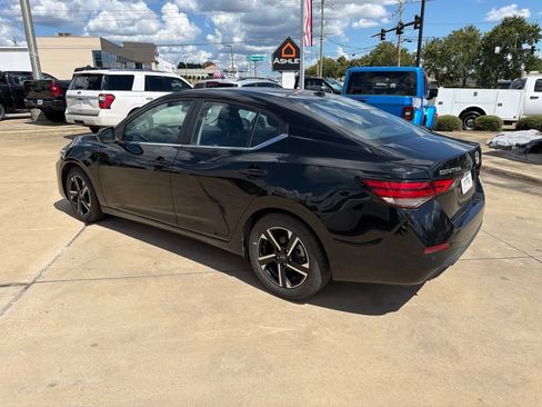Used 2024 Nissan Sentra SV FWD image 8