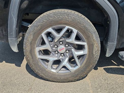 Used 2023 GMC Sierra 1500 SLT w/ SLT Premium Package image 9