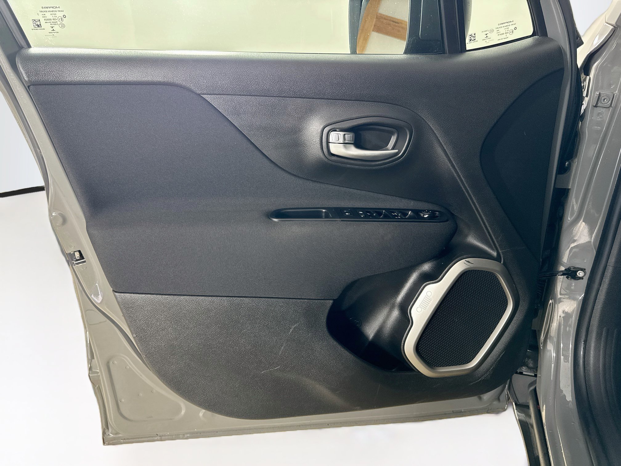 Certified 2021 Jeep Renegade Latitude AWD/4WD image 11