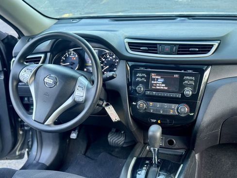 Used 2016 Nissan Rogue S FWD image 9
