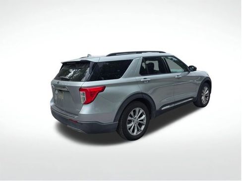 Used 2020 Ford Explorer XLT w/ Equipment Group 202A RWD image 18