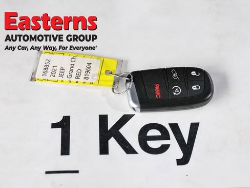 Used 2021 Jeep Grand Cherokee Laredo w/ Security & Convenience Group AWD/4WD image 25