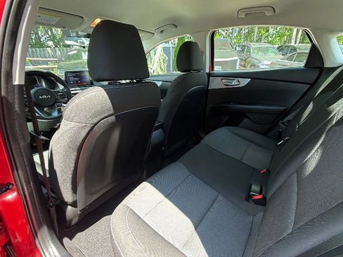 Used 2023 Kia Forte LXS w/ LXS Technology Package FWD image 19