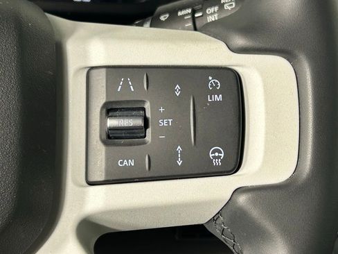 Used 2025 Land Rover Defender 110 S image 29