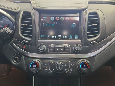 Used 2019 Chevrolet Impala LT FWD image 14