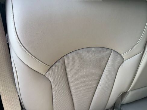 Used 2019 Buick Envision Essence FWD image 20