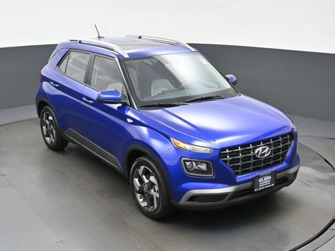 Certified 2026 Hyundai Venue SEL FWD image 40