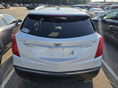 Used 2017 Cadillac XT5 Premium Luxury FWD image 3