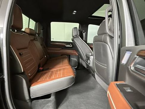 Used 2025 GMC Sierra 3500 Denali Ultimate AWD/4WD image 29