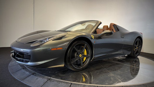 Used 2013 Ferrari 458 Spider RWD image 33