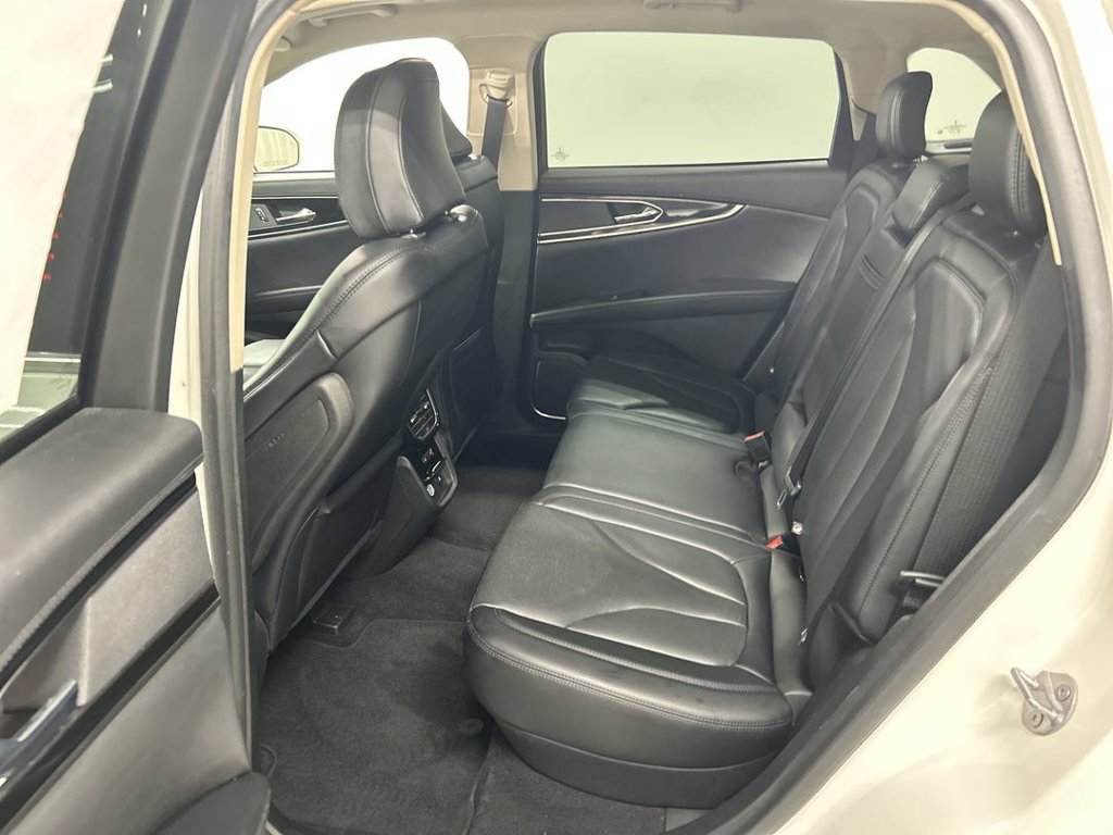Used 2023 Lincoln Nautilus Reserve AWD/4WD image 21