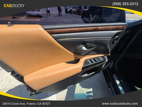 Used 2022 Lexus ES 300h w/ Premium Package FWD image 10