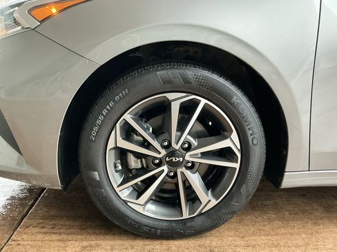 Used 2023 Kia Forte LXS w/ LXS Technology Package image 26