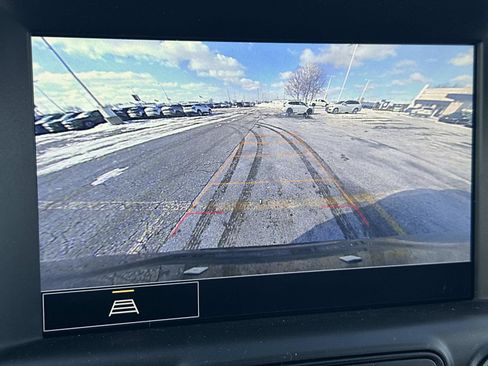 Used 2022 GMC Terrain SLE w/ Driver Convenience Package image 28