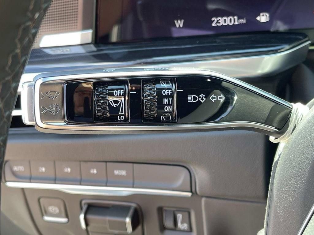 Certified 2025 Cadillac Escalade Sport AWD/4WD image 44
