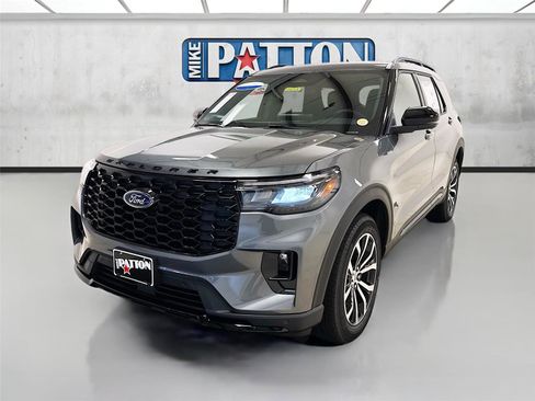 New 2026 Ford Explorer ST-Line image 3