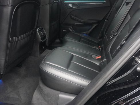 Used 2021 Porsche Macan S w/ Premium Package Plus image 32