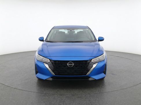 Used 2025 Nissan Sentra SV image 2