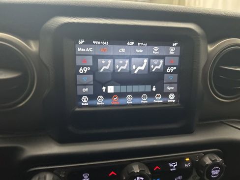Used 2019 Jeep Wrangler Unlimited Sport S image 35