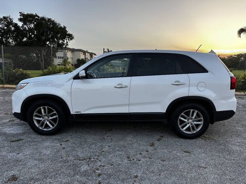 Used 2015 Kia Sorento LX AWD/4WD image 2