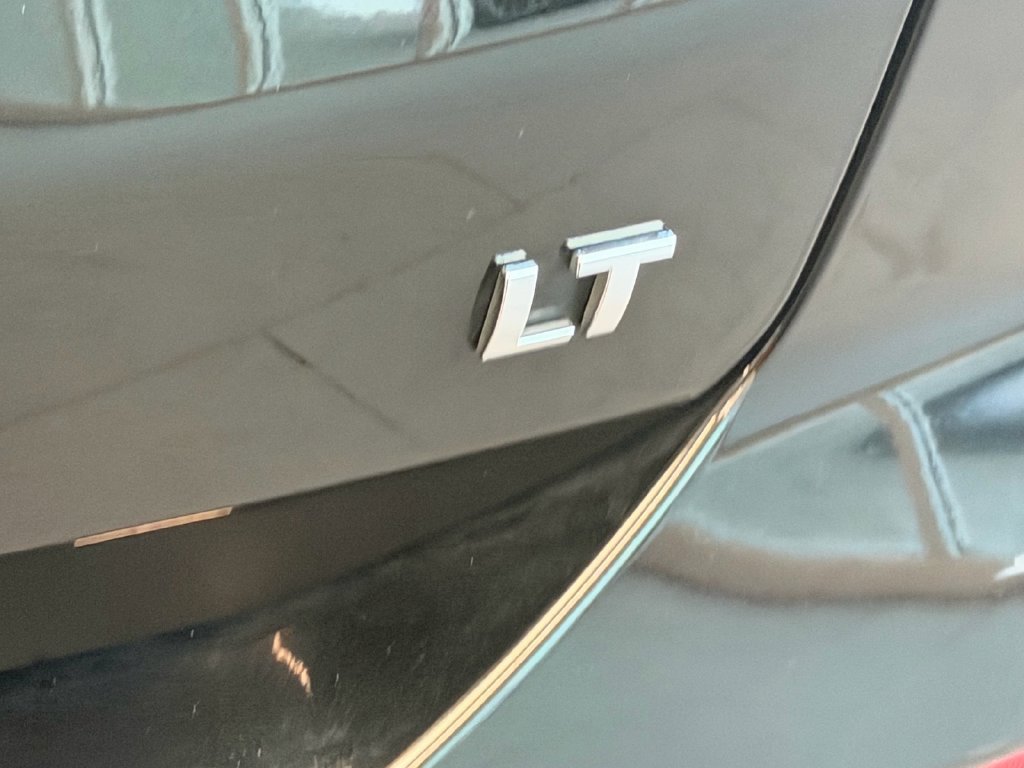Used 2018 Chevrolet Equinox LT FWD image 15