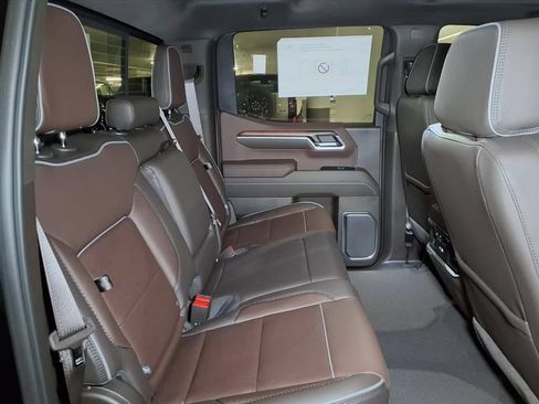 Used 2026 GMC Sierra 1500 Denali AWD/4WD image 7