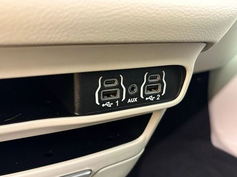Used 2022 Chrysler Voyager LX FWD image 29