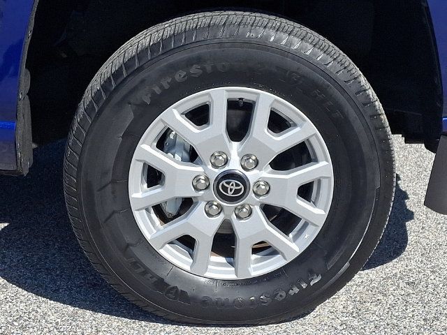 Used 2024 Toyota Tacoma SR5 AWD/4WD image 11