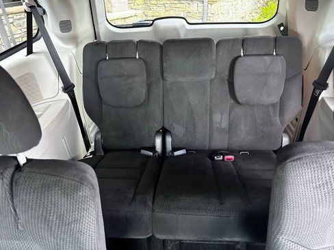 Used 2014 Dodge Grand Caravan SXT FWD image 29