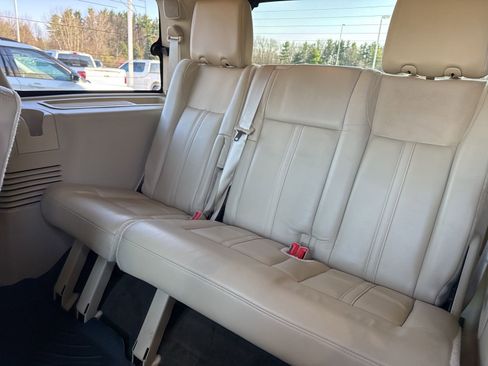 Used 2016 Lincoln Navigator Reserve image 34