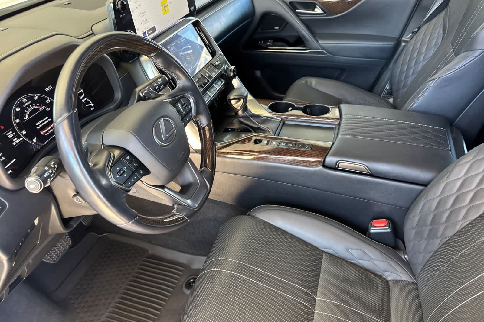 Used 2023 Lexus LX 600 4WD w/ Ultra Luxury Package image 11