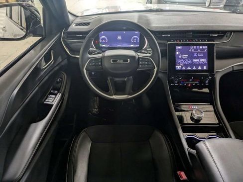 Used 2023 Jeep Grand Cherokee L Laredo RWD image 18