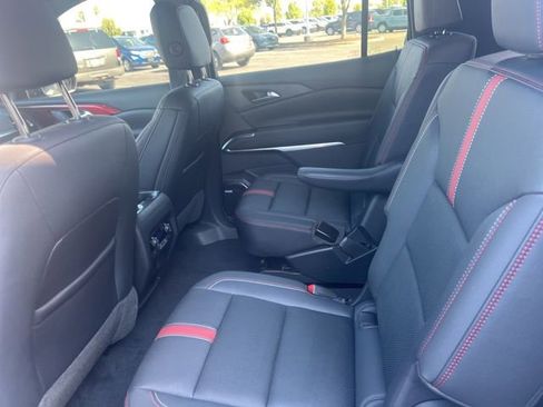 Used 2024 Chevrolet Traverse RS image 16