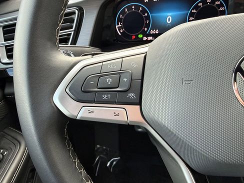 Used 2025 Volkswagen Atlas Cross Sport SE image 15