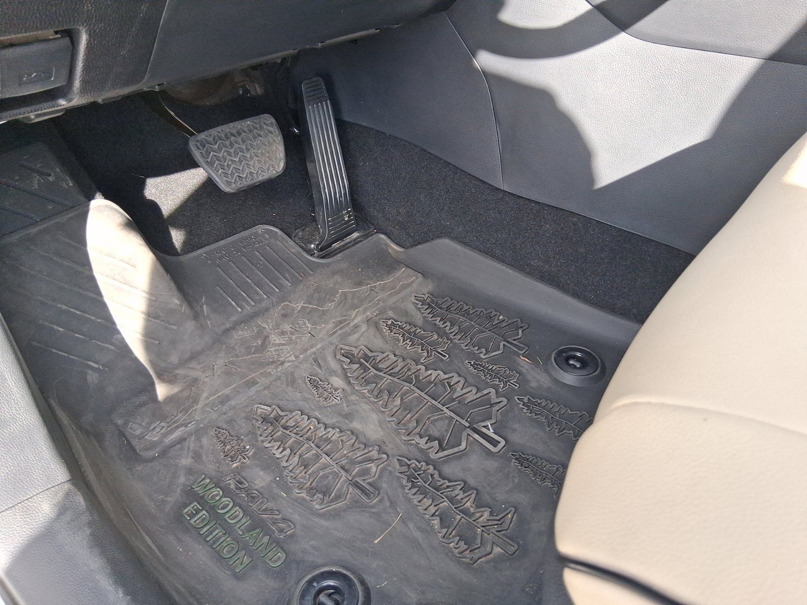 Used 2025 Toyota RAV4 Woodland Edition w/ Weather Package AWD/4WD image 6