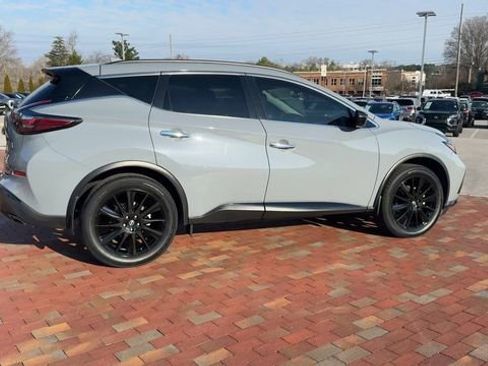 Used 2023 Nissan Murano SV w/ SV Midnight Edition Package FWD image 3