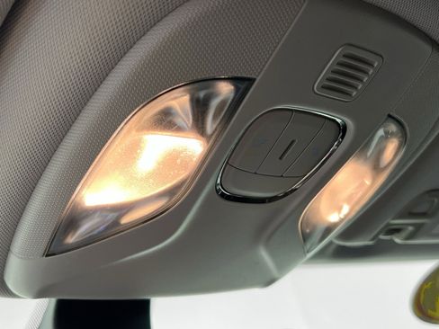 Used 2018 Jeep Compass Latitude w/ Cold Weather Group image 22