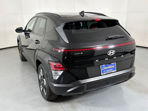 Used 2025 Hyundai Kona SEL FWD image 6