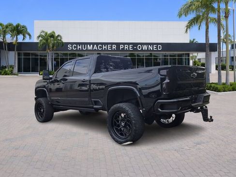 Used 2024 Chevrolet Silverado 2500 High Country w/ Midnight Edition AWD/4WD image 5