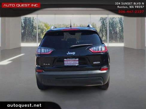 Used 2019 Jeep Cherokee Latitude Plus w/ Cold Weather Group AWD/4WD image 6