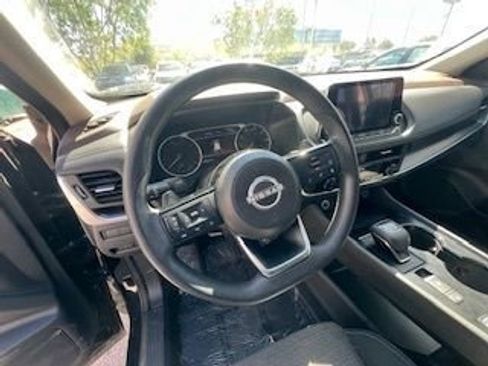 Used 2023 Nissan Rogue SV image 14