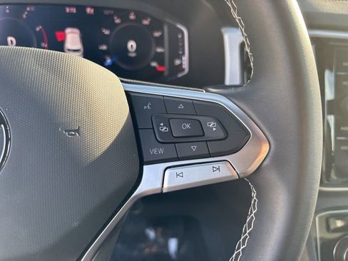 Used 2023 Volkswagen Atlas Cross Sport SE w/ Panoramic Sunroof Package image 18