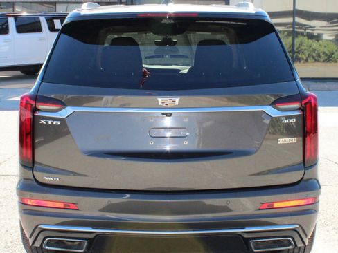 Used 2020 Cadillac XT6 Premium Luxury w/ Platinum Package AWD/4WD image 5