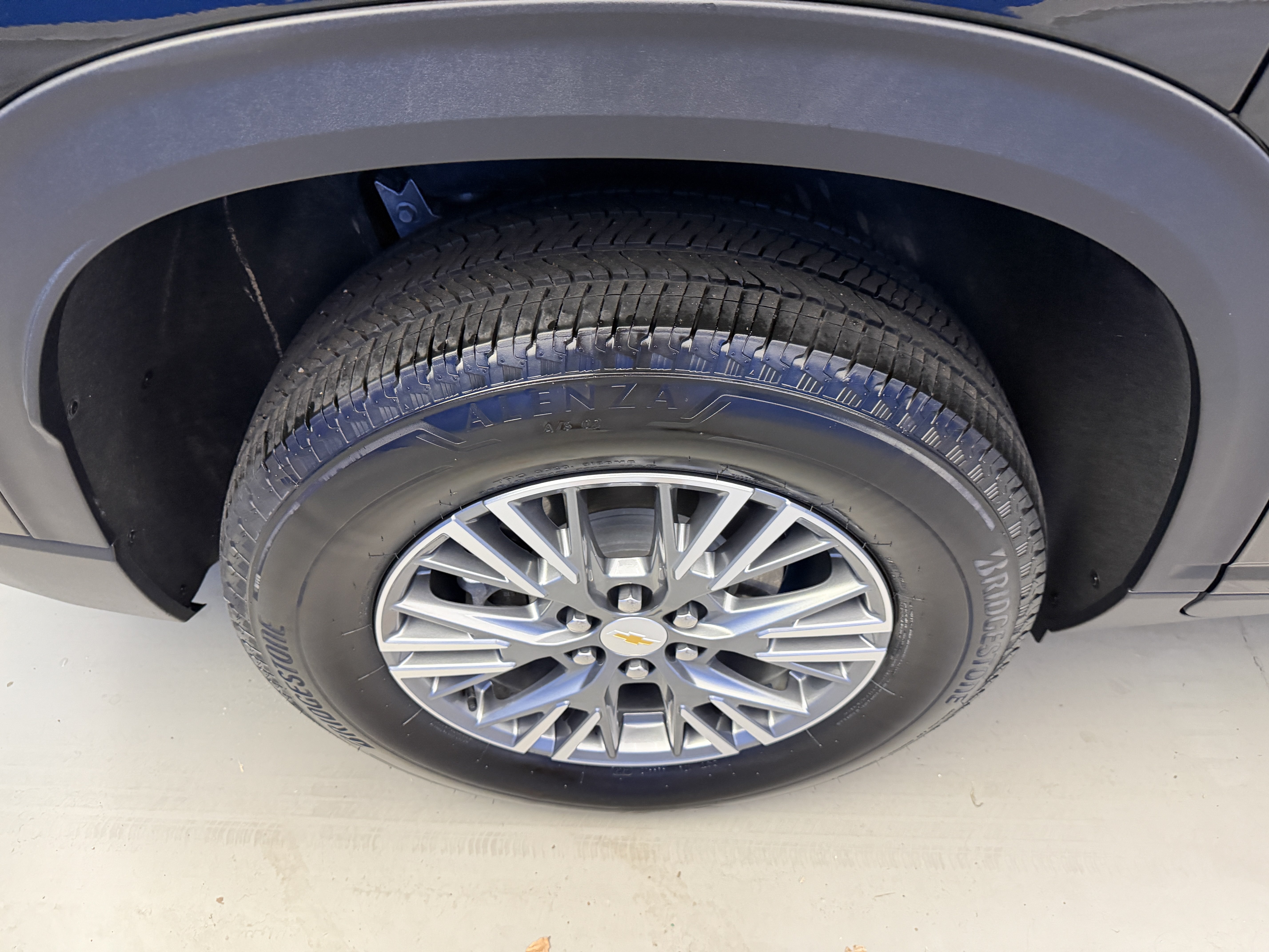 Used 2026 Chevrolet Traverse LT w/ Driver Confidence Package FWD image 8