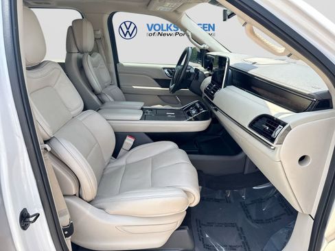 Used 2018 Lincoln Navigator Reserve w/ Technology Package AWD/4WD image 28