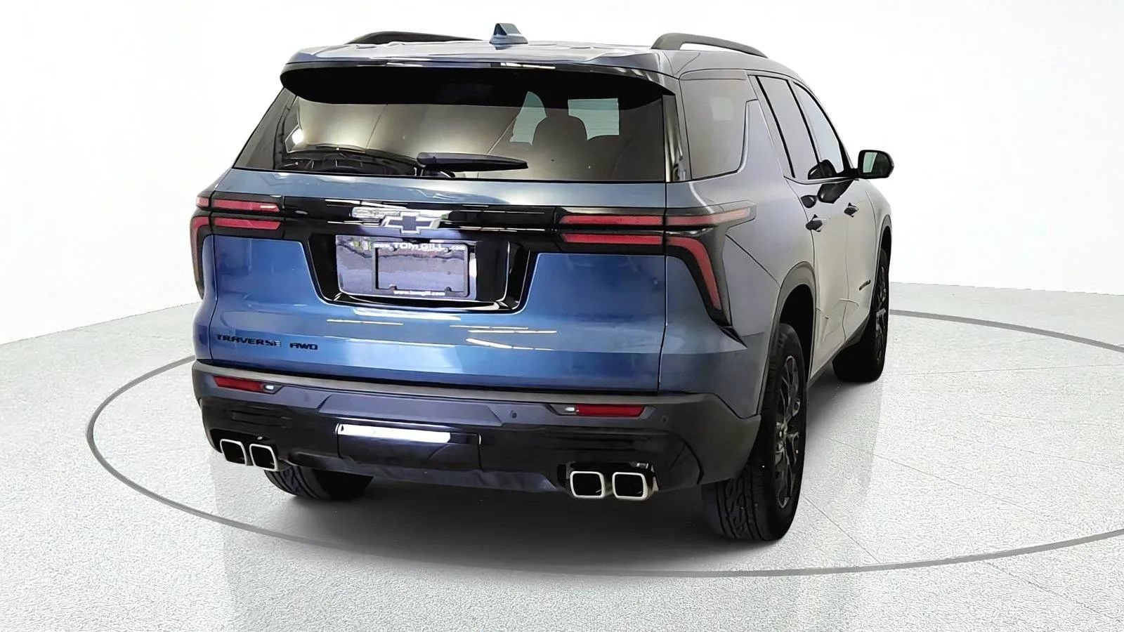 Used 2025 Chevrolet Traverse LT w/ Midnight/Sport Edition AWD/4WD image 8