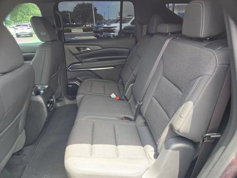Used 2024 Chevrolet Traverse LT w/ Enhanced Driving Package FWD image 7
