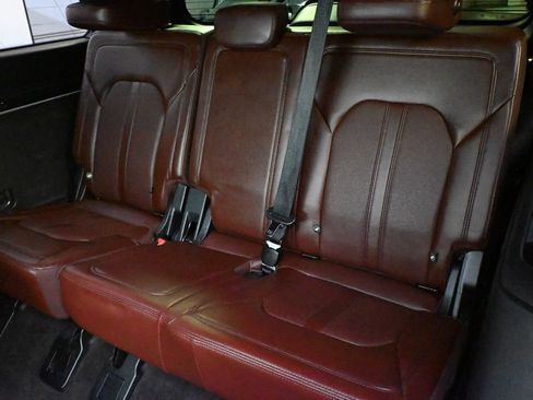 Used 2022 Ford Expedition Limited AWD/4WD image 22
